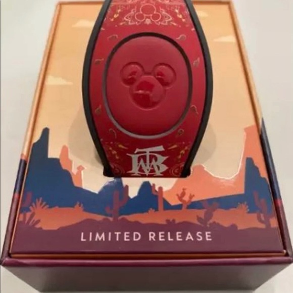 Big Thunder Mountain Railroad Magic Band Minnie Mouse Main Attraction Magicband - Picture 5 of 7